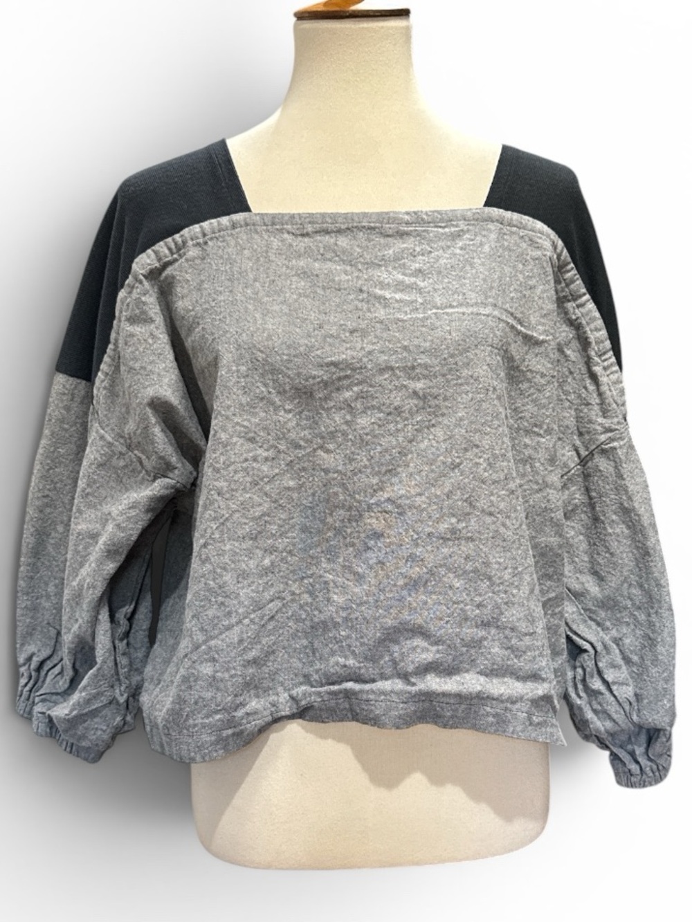 Boxy Two-Tone Gray Puff-Sleeve Blouse #495